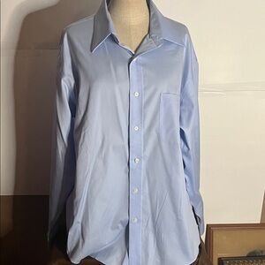 😄Baby blue Croft & Barrow long sleeve dress shirt